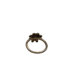 Goldener Ring mit Schwarzen Steinen